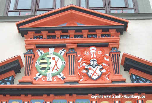 Wappen über dem Portal