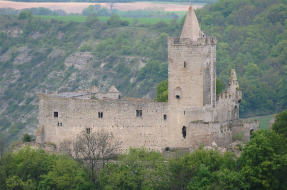 Blick von den Hhen von Kreipitzsch auf die Rudelsburg im Naumburger Ortsteil Bad Ksen, Saaleck